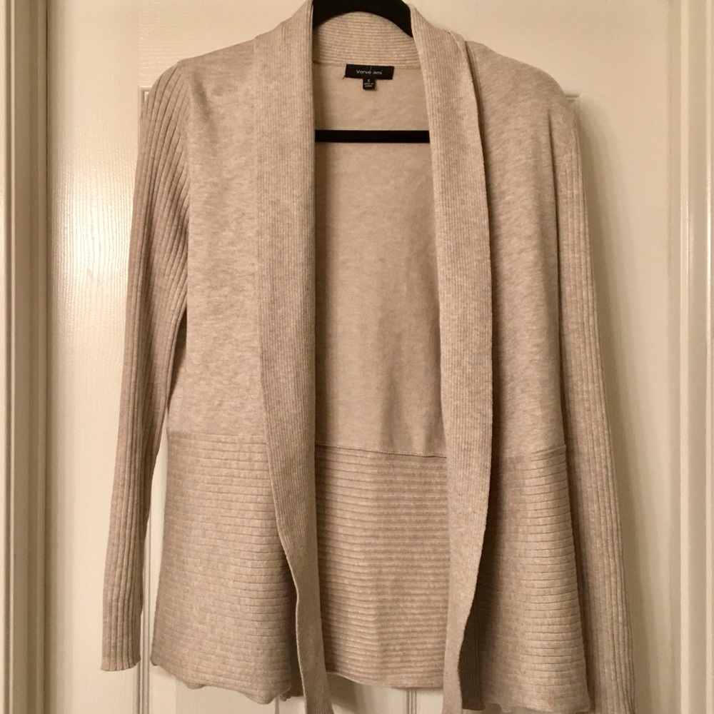 Never worn! Beige sweater